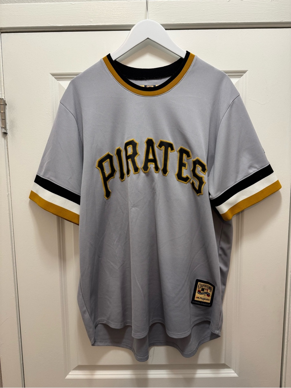 Majestic Pittsburgh Pirates Cooperstown  Throwback Baseball Clemente 21 Jersey